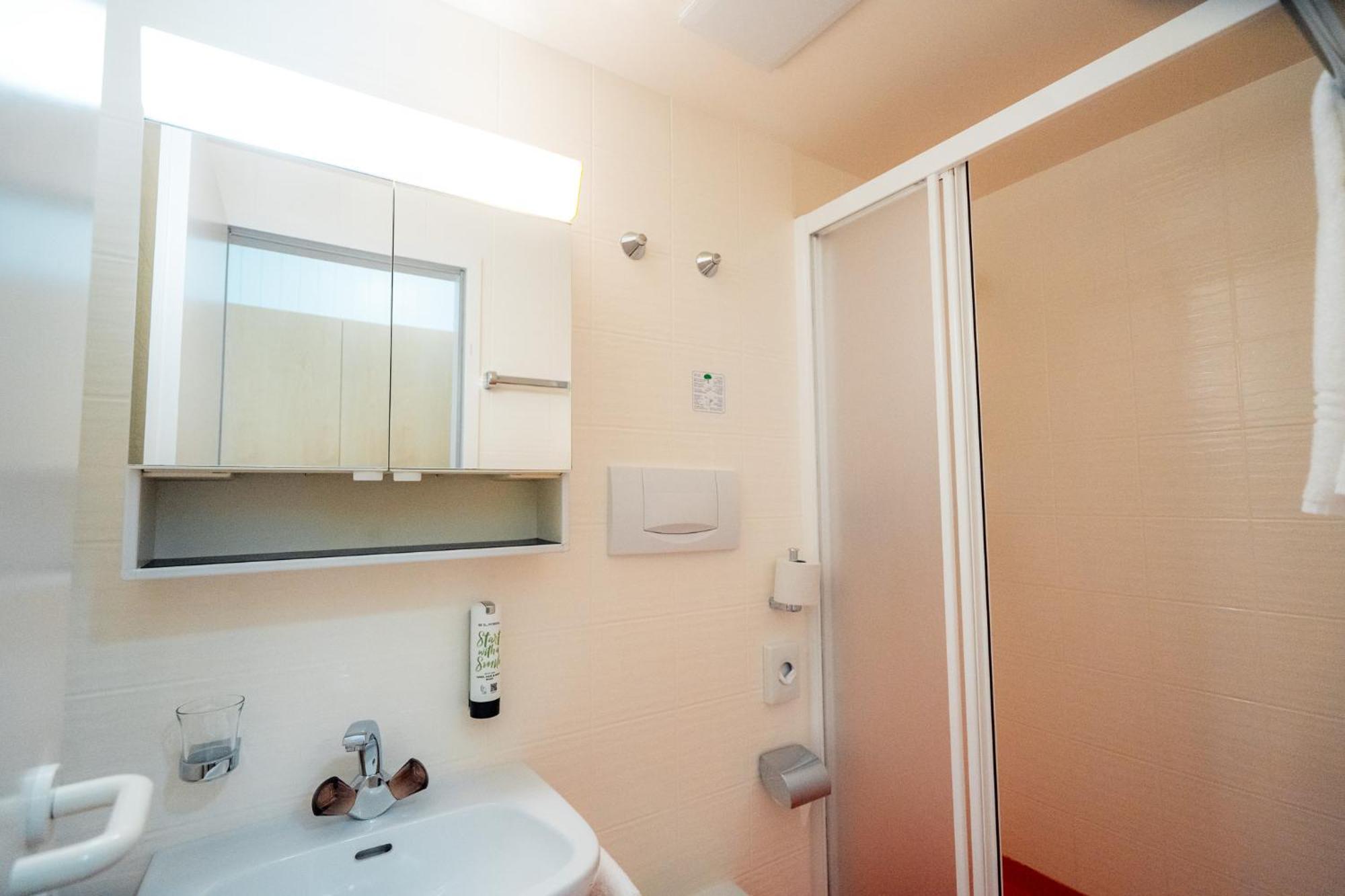 Hotel Haus Schoenstatt Contactless-Check-In Бриг Экстерьер фото