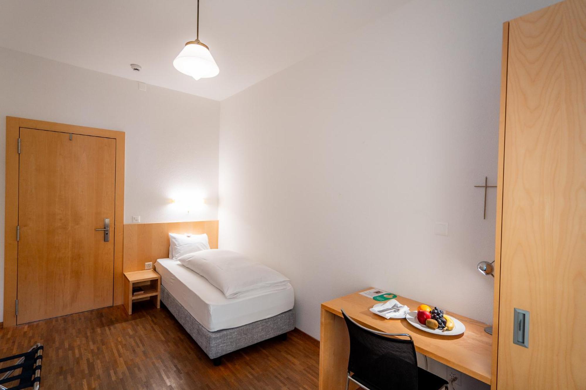 Hotel Haus Schoenstatt Contactless-Check-In Бриг Экстерьер фото