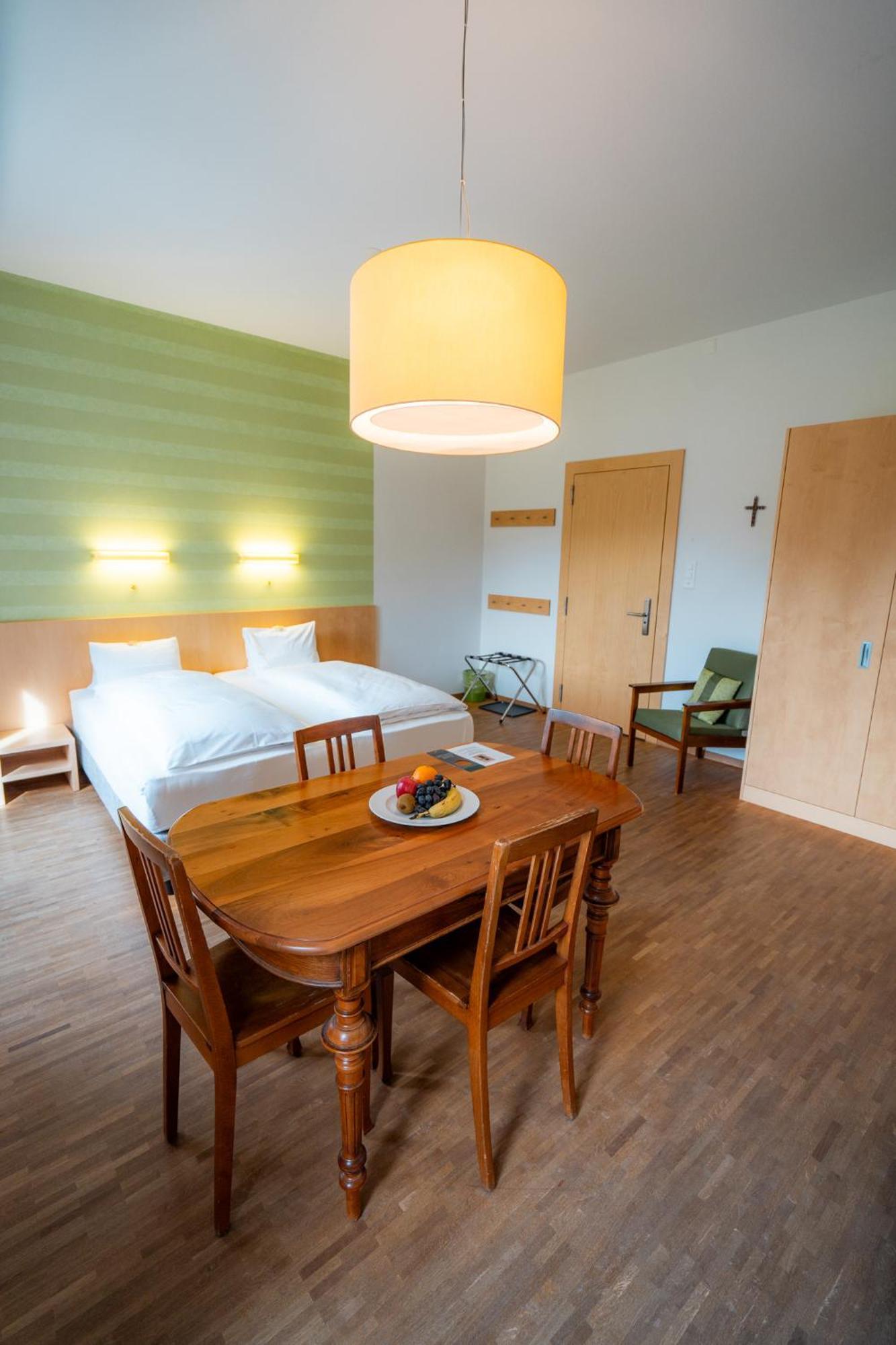 Hotel Haus Schoenstatt Contactless-Check-In Бриг Экстерьер фото